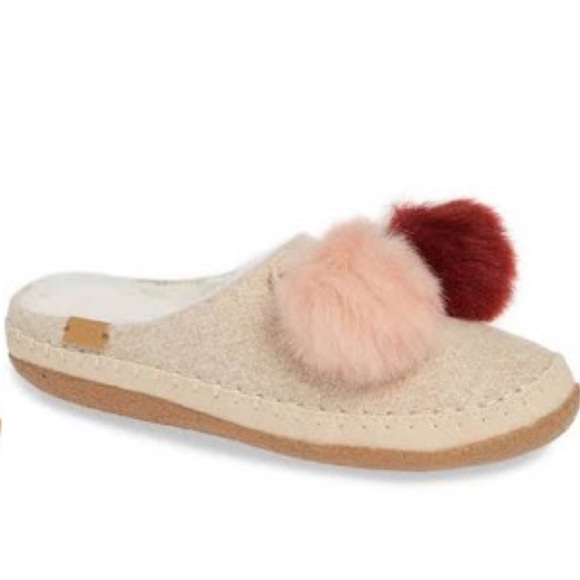 toms pom pom slippers